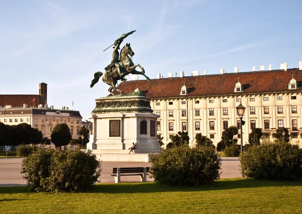 Horse and rider statue of archduke Karl in vienna at the Heldenp — Stock Photo, Image
