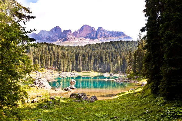 Lago em Dolomitas — Fotografia de Stock