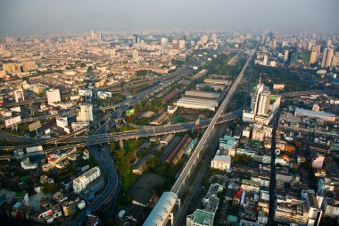 bangkok manzarası için bir gökdelen göster