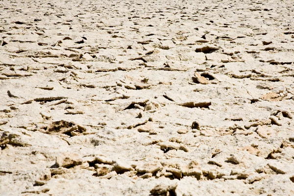 tuz plakaların ortasında death Valley'de adlandırılan şeytanın golf alanı