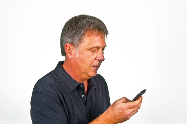 Человек с помощью мобильного телефона — стоковое фото