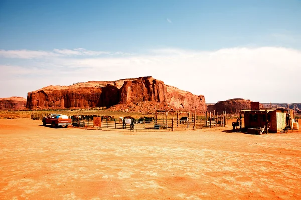 Butte cénico famoso em Monument Valley — Fotografia de Stock