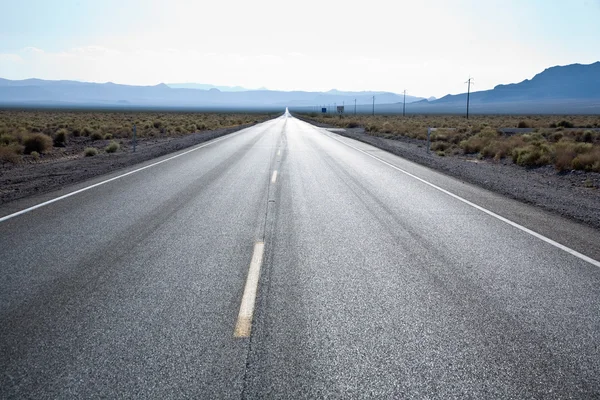 Guidare sulla statale 190 fino alla Valle della Morte — Foto Stock