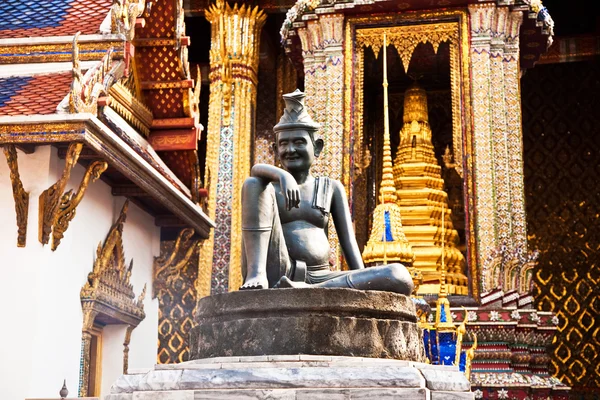 Statue of man in the grand palace in Bangkok — Stock Photo, Image