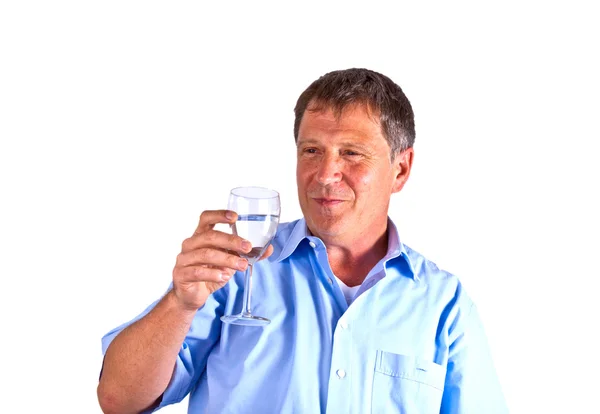Törstig man dricker ur ett glas vin — Stockfoto