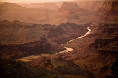 grand canyon'ın renkli günbatımında