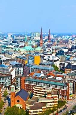 Cityscape gelen ünlü Kulesi michaelis Hamburg