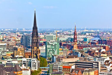 Cityscape gelen ünlü Kulesi michaelis Hamburg