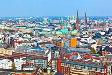 Cityscape gelen ünlü Kulesi michaelis Hamburg