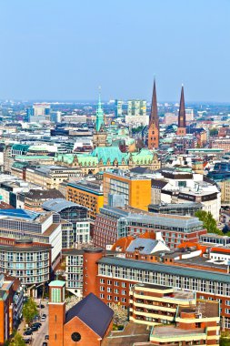 Cityscape gelen ünlü Kulesi michaelis Hamburg