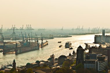 Cityscape gelen ünlü Kulesi michaelis Hamburg