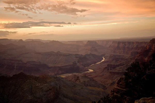 Západ slunce na grand canyon z pouštní vyhlídka, Jižní ri — Stock fotografie