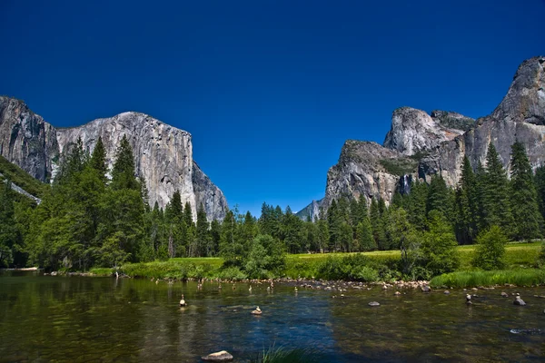 Vista para o planalto do foguete ocidental do parque nacional de Yosemite — Fotografia de Stock