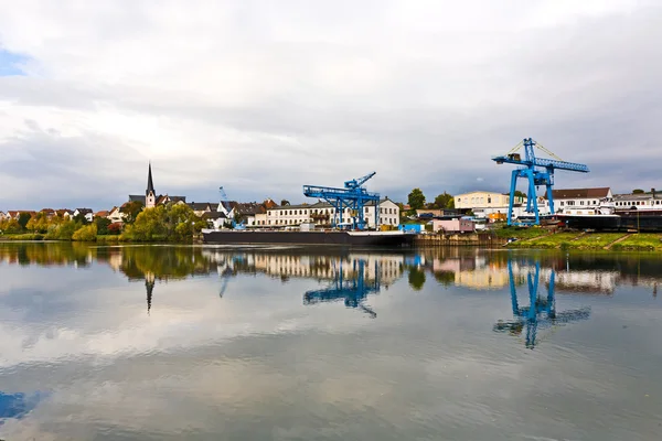 Dockyard on river main — Stock Photo, Image