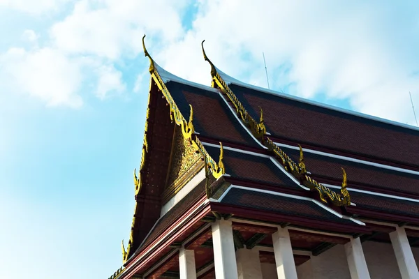 बँकॉकमधील माई नाम चाओ फ्र्याया नदीवर वॅट थवारट मंदिर — स्टॉक फोटो, इमेज