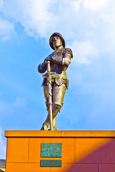 骑士 hartmut zu 伯格的雕像 — 图库照片