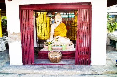 Monasterio wat na phramane en ajutthaya con la famosa estatua de Buda