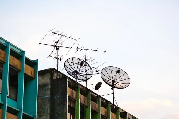 Antenna and satellite on a roof in bangkok — Stock Photo, Image