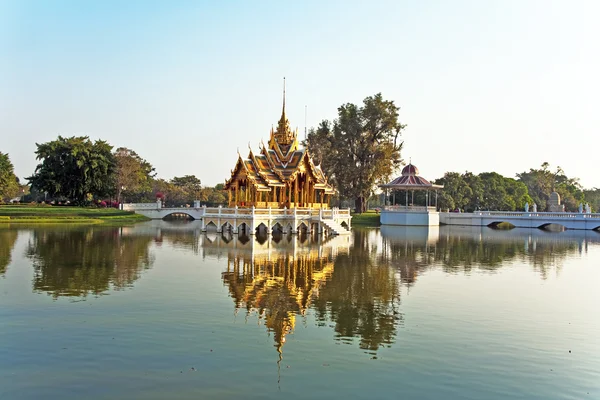 Güzel binalar ve sommerpalace Park'ta bang pa — Stok fotoğraf