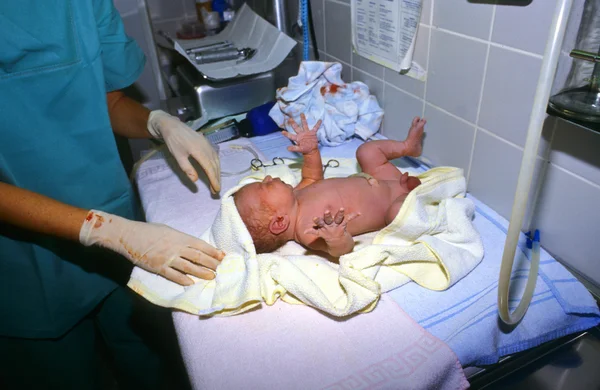 Baby after birth in hospital — Stock Photo, Image
