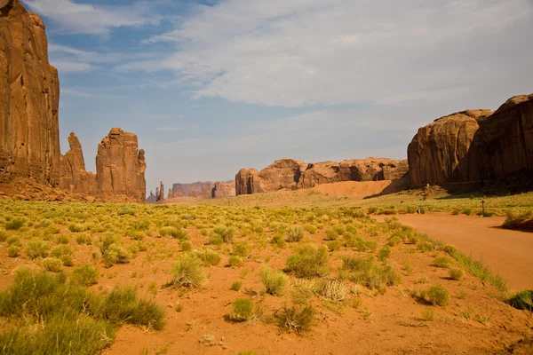 Butte in daytime in Monument Valley — Stock Photo, Image
