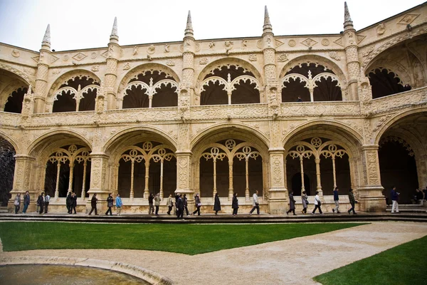 Monasterio Jerónimos en Belem, cerca de Lisboa, famoso monasterio en P — Foto de Stock
