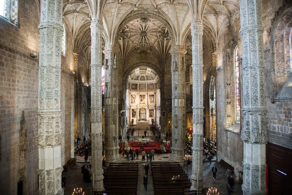 Igreja Santa Maria no belo Mosteiro dos Jerónimos em Lisbo — Fotografia de Stock