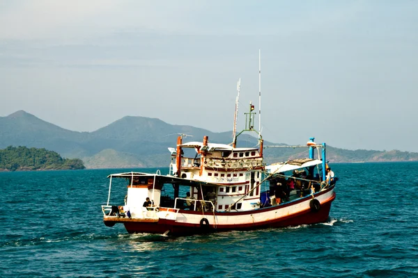 Fisherboats i koh chang, thailand — Stockfoto