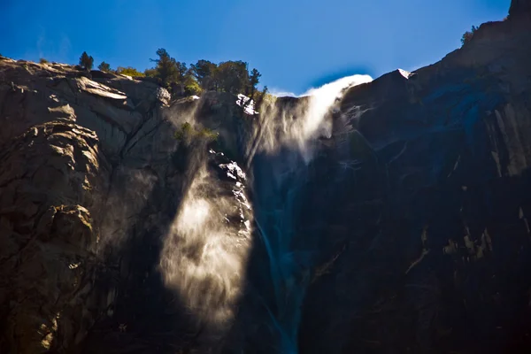 Waterfall Bridal Veil in the yosemite national park with water — Stock Photo, Image