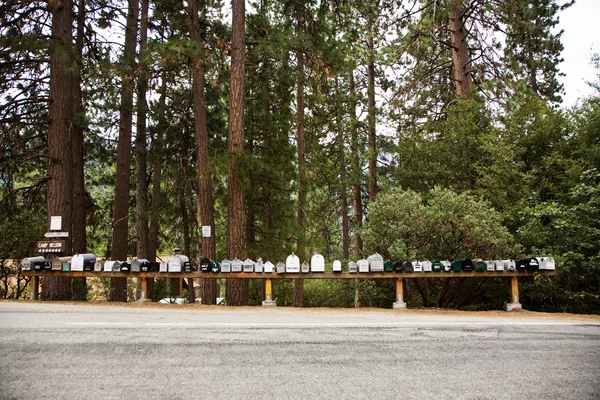 Skrzynek, małej wioski w sequoia national forest — Zdjęcie stockowe