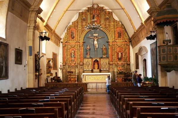 Dentro del monasterio de Carmel Mission en Monterrey — Foto de Stock