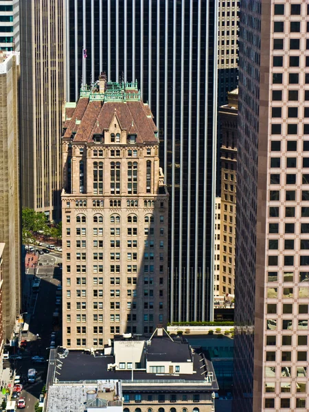 Facade of old skyscraper in San Francisco — Stock Photo, Image
