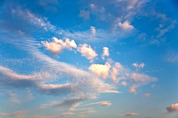 Vacker himmel med moln — Stockfoto