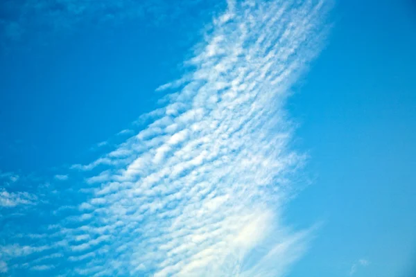 Beautiful sky with clouds — Stock Photo, Image