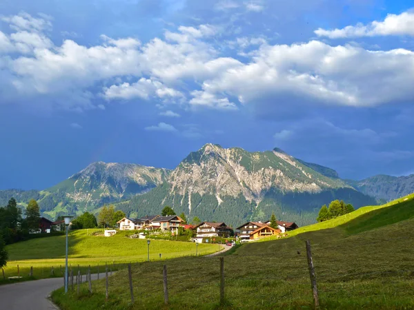Όμορφο χωριό tiefenbach στην περιοχή allgaeu — Φωτογραφία Αρχείου