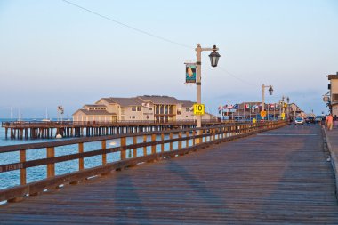 santa Barbara'da doğal pier