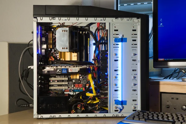 PC Personal computer, heavily modded, view into the inner part o — Stock Photo, Image