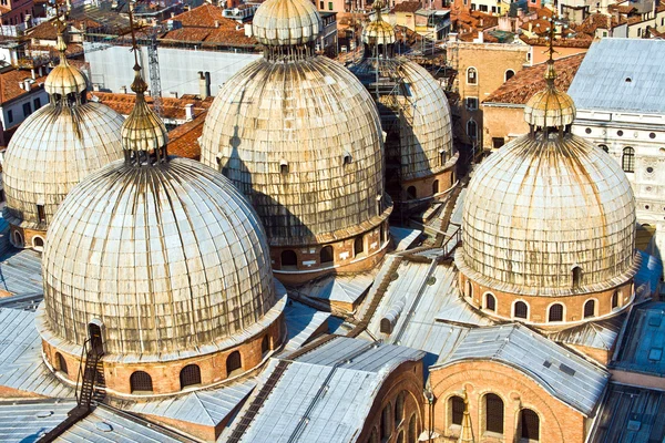 Venedik Sarayı, markus Ortaçağ çatı detaylarını yerleştirin — Stok fotoğraf