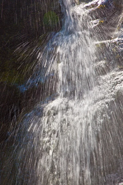 Přírodní vodopád v národním parku — Stock fotografie