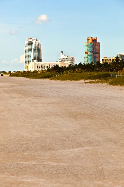 Rantaelämä valkoisella rannalla Etelä-Miamissa — kuvapankkivalokuva