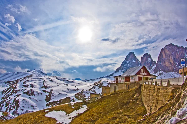 Montañas de Dolomita, paso de Sella — Foto de Stock