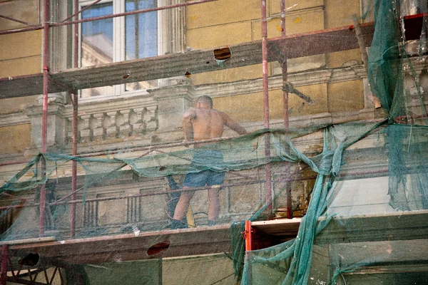 Hausfassade des 19. Jahrhunderts in Wien, Baustelle — Stockfoto