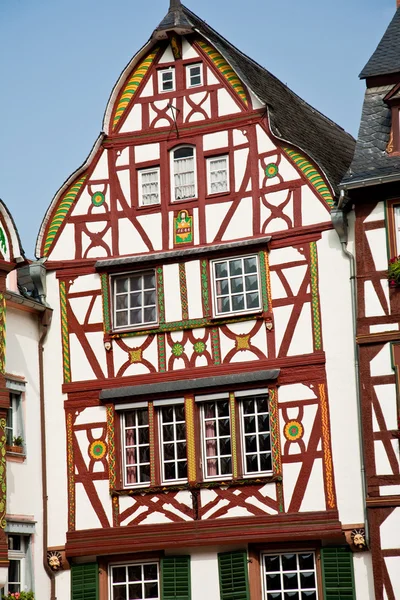 Casa di cornici del Medioevo nella romantica Trittenheim — Foto Stock