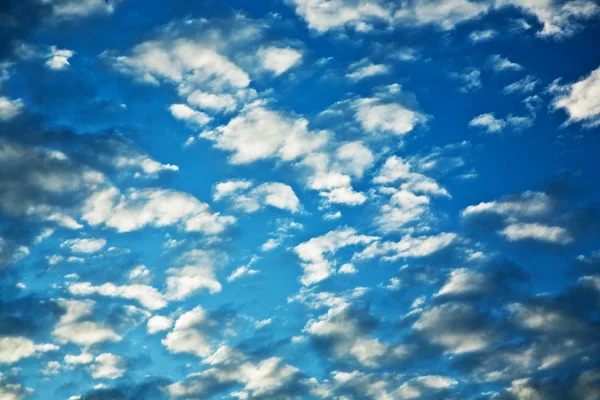 Il paesaggio nuvoloso nel cielo — Foto Stock