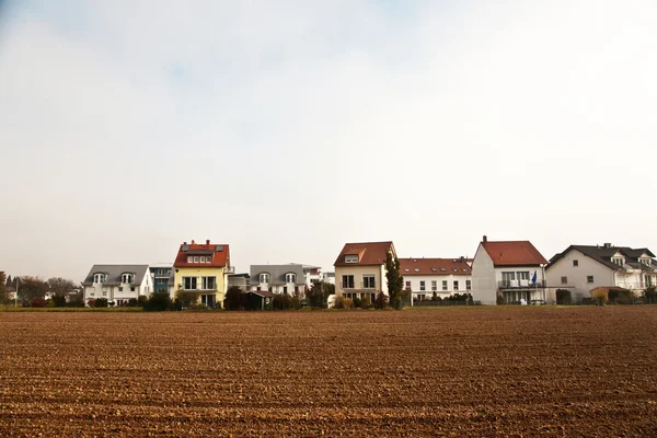 Novo assentamento no pensionista de acres, local de construção de casas separadas — Fotografia de Stock