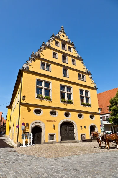 Fachwerkhaus im alten romantischen mittelalterlichen Städtchen dinkelsbüh — Stockfoto