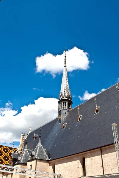 Известный хоспис в Бон, Франция — стоковое фото
