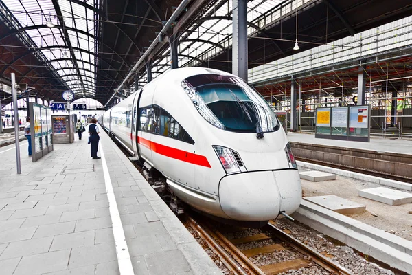 High speed train in station ready to depart — Stock Photo, Image