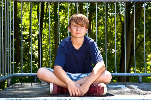 発汗とスポーツから排出される幸せな少年 — ストック写真