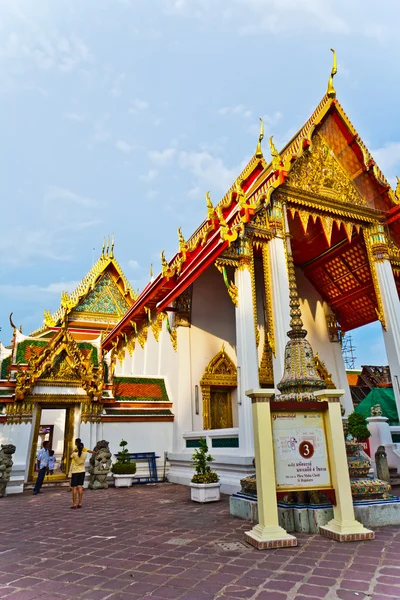 Güzel renkli bir çatı Tempel alanı wat pho Bangkok — Stok fotoğraf